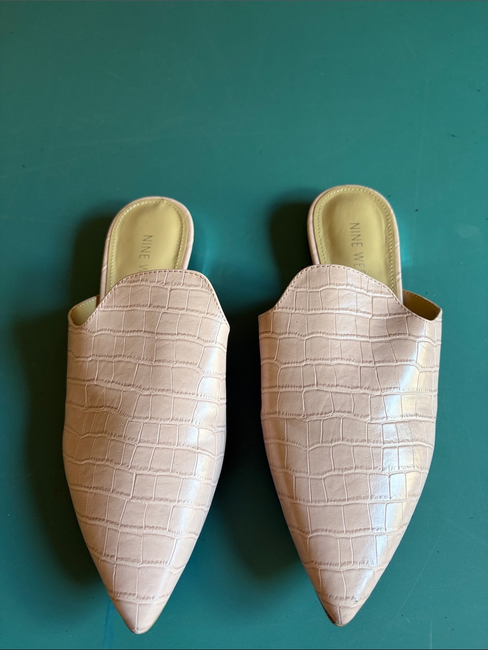 Nine West Pink Blush Croc-Embossed Pointed Backless Mules. Size 7.5